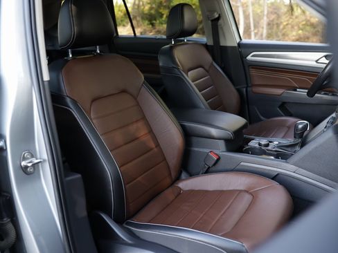 Used 2022 Volkswagen Atlas SEL Premium image 40