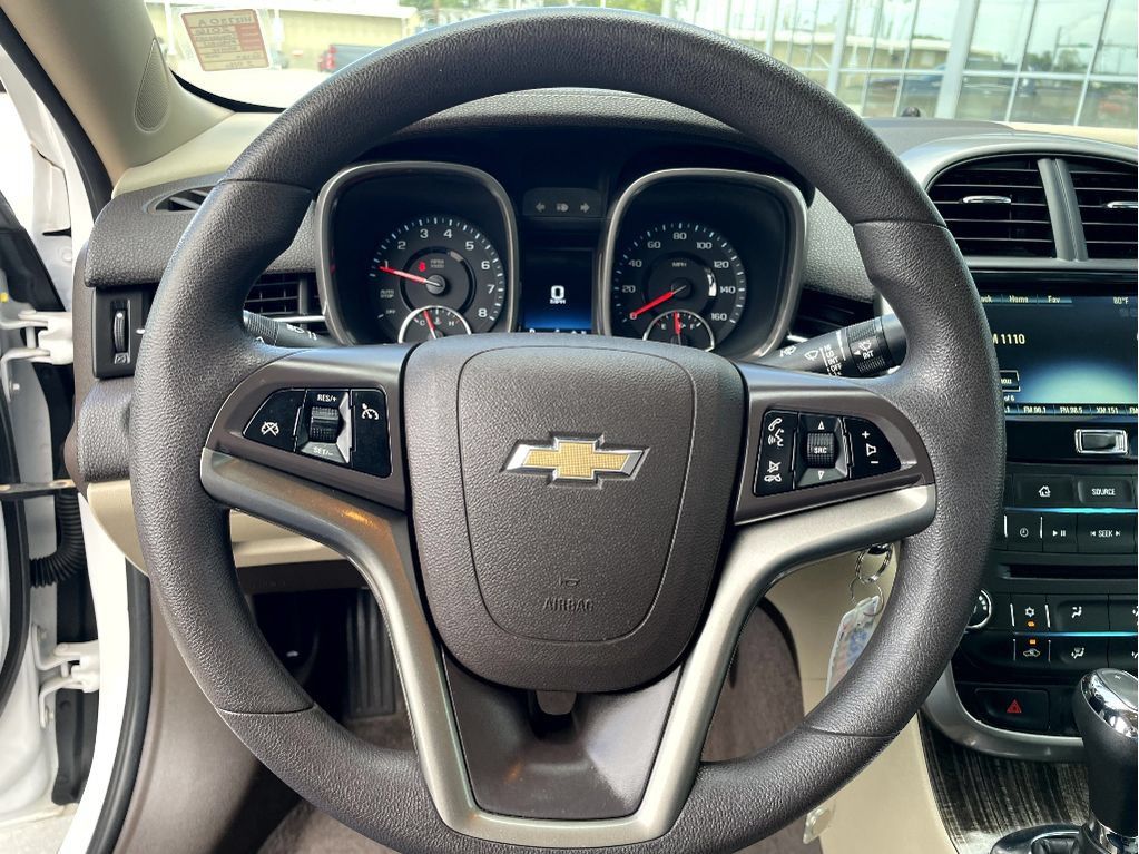 Used 2016 Chevrolet Malibu LT FWD image 13