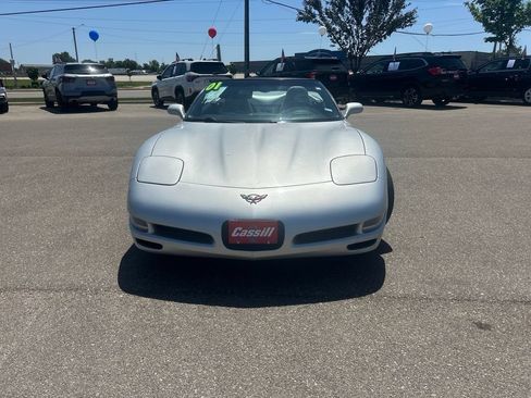 Used 2001 Chevrolet Corvette Convertible w/ Preferred Equipment Group2 RWD image 9