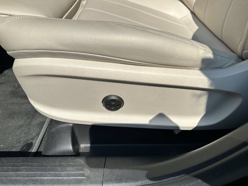 Used 2022 Mercedes-Benz GLB 250 image 14