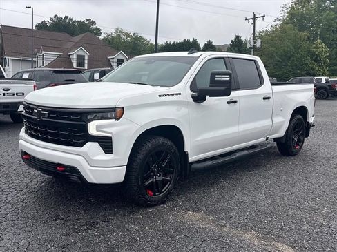 Used 2024 Chevrolet Silverado 1500 RST w/ Redline Edition AWD/4WD image 3