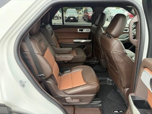 Used 2022 Ford Explorer King Ranch w/ Premium Technology Package AWD/4WD image 25