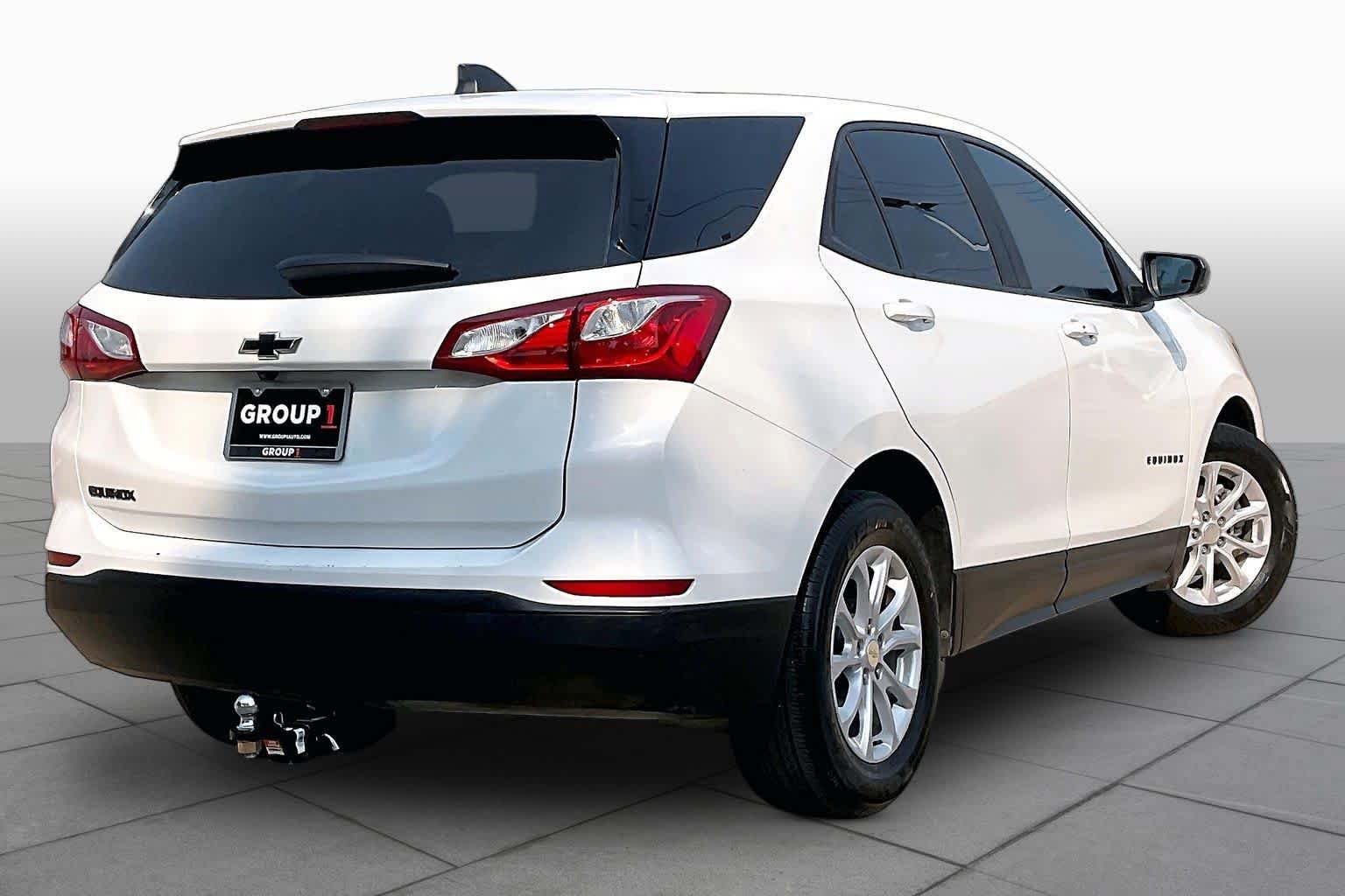 Used 2021 Chevrolet Equinox LS w/ LPO, Blackout Package FWD image 13