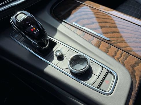 Used 2022 Cadillac Escalade Premium Luxury Platinum w/ Heavy-Duty Trailer Package AWD/4WD image 6