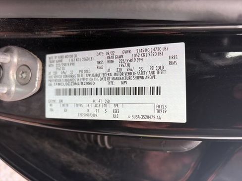 Used 2022 Ford Escape Titanium AWD/4WD image 10