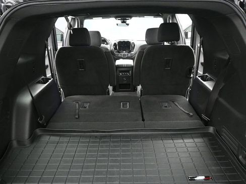 Used 2022 Chevrolet Traverse LT image 28