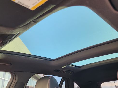 Used 2022 Mercedes-Benz GLC 43 AMG AMG GLC 43 image 30