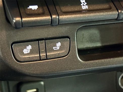 Used 2015 Chevrolet Colorado Z71 image 23