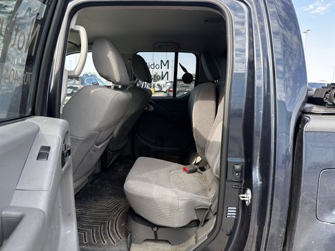 Used 2017 Nissan Frontier SV AWD/4WD image 9