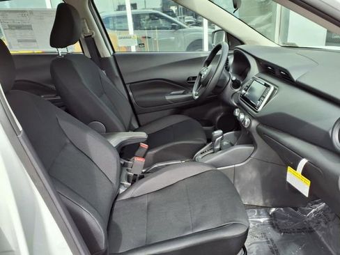 New 2025 Nissan Kicks Play S image 6