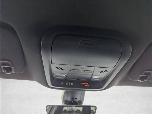 Used 2022 Buick Enclave Premium AWD/4WD image 21