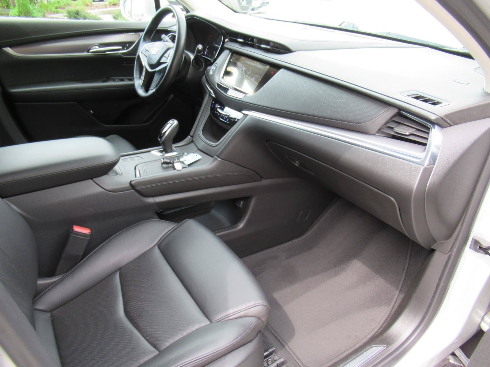 Used 2019 Cadillac XT5 Premium Luxury FWD image 11
