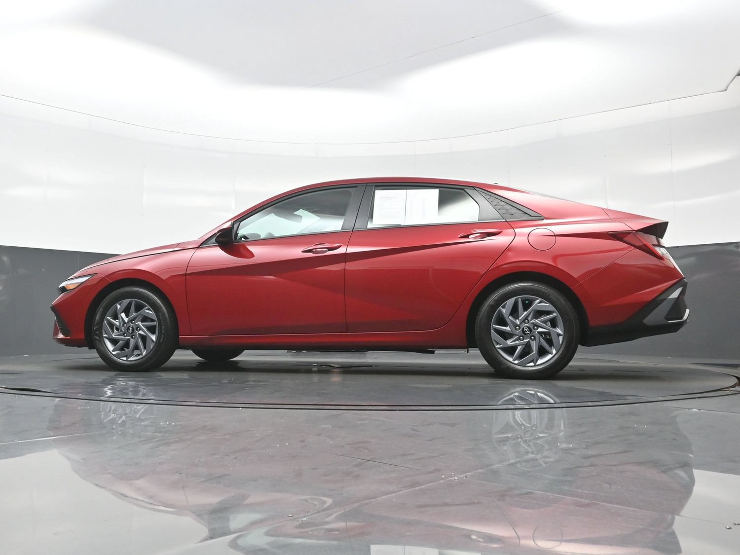 Certified 2026 Hyundai Elantra Hybrid FWD image 28