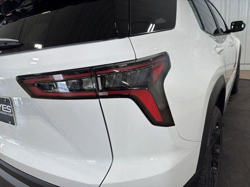 New 2026 Chevrolet Equinox LT w/ Convenience Package II image 16