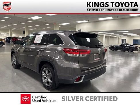 Used 2019 Toyota Highlander Limited Platinum image 6
