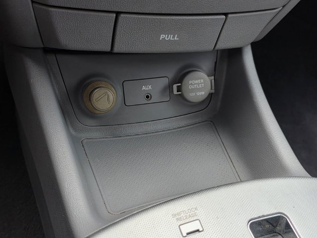 Used 2009 Hyundai Elantra GLS FWD image 16