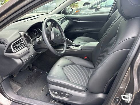 Used 2024 Toyota Camry SE FWD image 6
