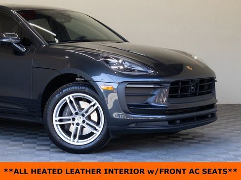 Used 2023 Porsche Macan image 3