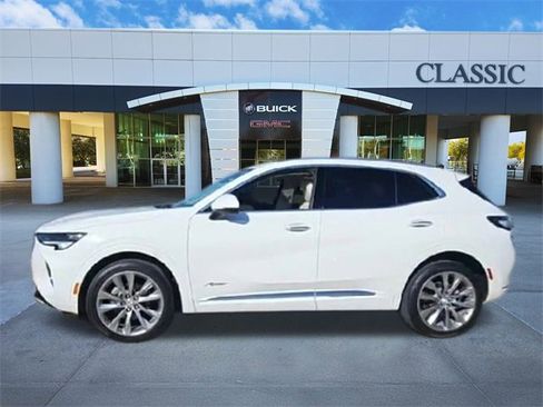 Used 2022 Buick Envision Avenir w/ Technology Package II image 4
