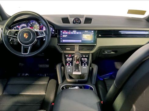 Used 2022 Porsche Cayenne image 28