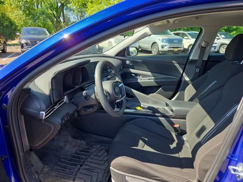 Used 2023 Hyundai Elantra SEL w/ Cargo Package FWD image 11