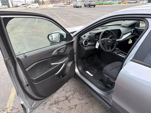 New 2026 Chevrolet Trax LS image 9