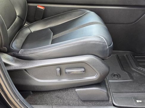 Used 2023 Honda Pilot Touring image 29