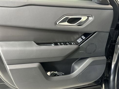 Certified 2025 Land Rover Range Rover Velar Dynamic SE image 23