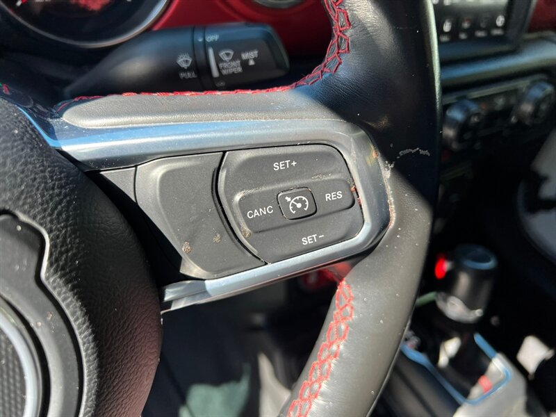 Used 2022 Jeep Gladiator Rubicon w/ Trailer Tow Package AWD/4WD image 28