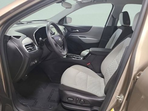 Used 2019 Chevrolet Equinox LS w/ LS Convenience Package FWD image 18