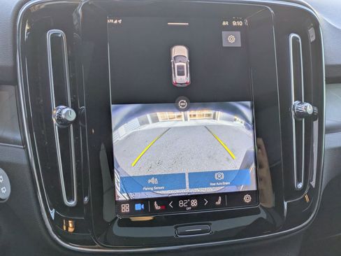 Certified 2023 Volvo XC40 Recharge Plus image 20