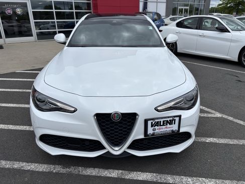 Used 2022 Alfa Romeo Giulia Ti AWD/4WD image 4