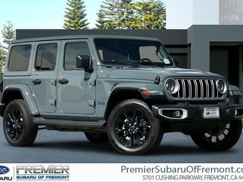 Used 2025 Jeep Wrangler Unlimited Sahara AWD/4WD image 1