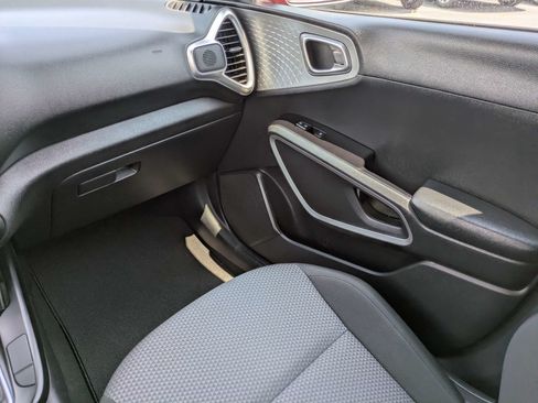 Used 2024 Kia Soul LX w/ Option Group 015 FWD image 10
