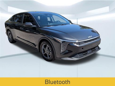 Used 2025 Kia K4 LXS image 4