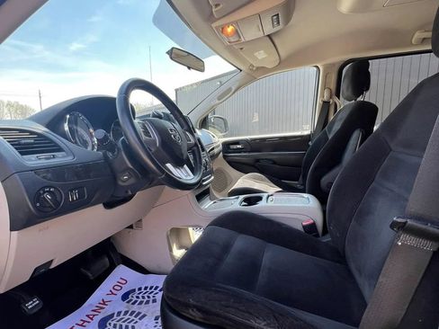 Used 2014 Dodge Grand Caravan SXT FWD image 9