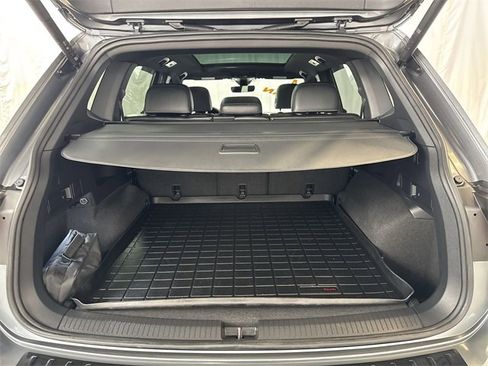 Used 2024 Volkswagen Tiguan SEL R-Line image 24