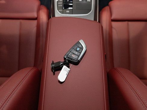 Used 2026 BMW 330i xDrive Sedan w/ M Sport Package image 40