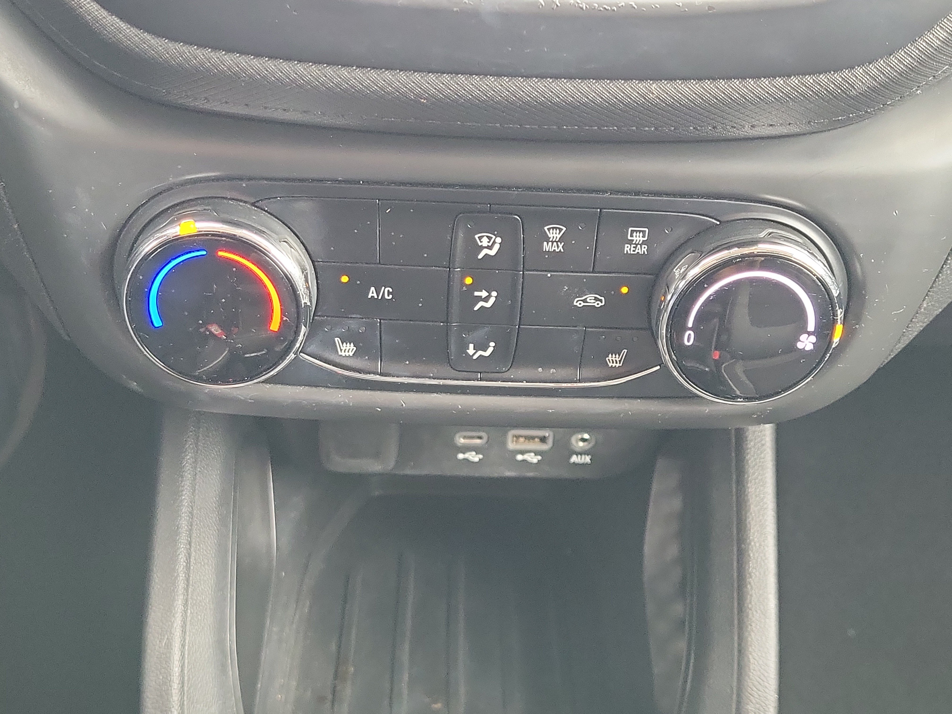 Used 2023 Chevrolet TrailBlazer LT FWD image 27