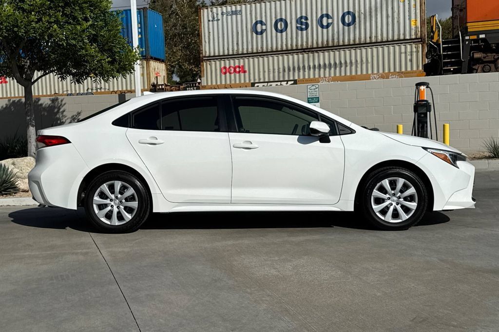 Used 2026 Toyota Corolla LE FWD image 6