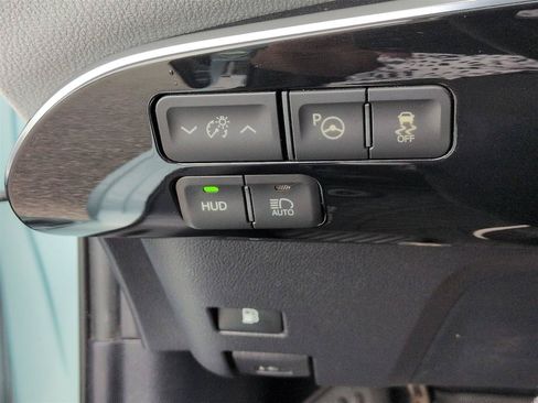 Used 2018 Toyota Prius Four w/ Advanced Technology Package FWD image 17