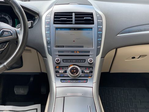 Used 2018 Lincoln MKZ Reserve w/ Luxury Package FWD image 37