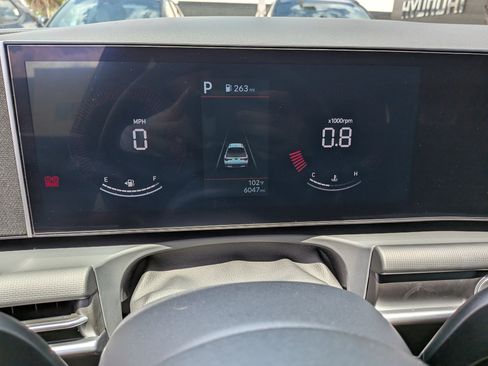 Used 2025 Hyundai Santa Cruz SE FWD image 28