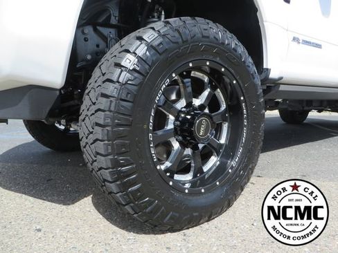 Used 2019 Ford F350 Platinum w/ Platinum Ultimate Package AWD/4WD image 10