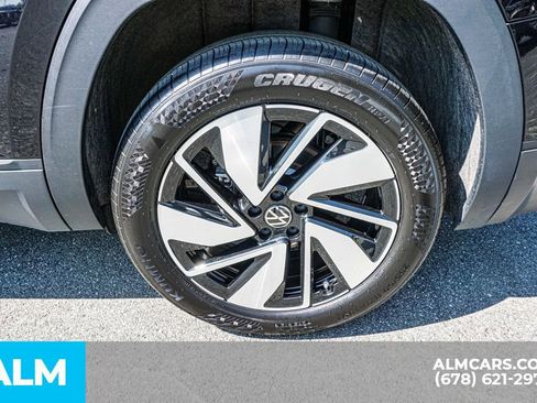 Used 2025 Volkswagen Atlas SE image 17