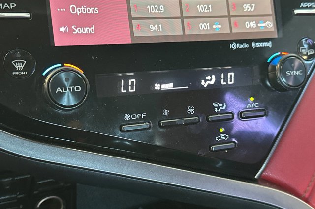Certified 2019 Toyota Camry XSE FWD image 25