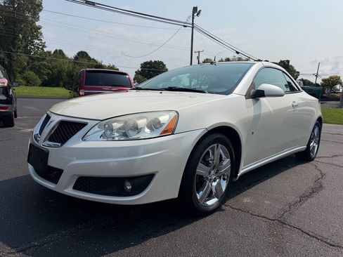 Used 2009 Pontiac G6 GT w/ Sport Package 1 FWD image 2
