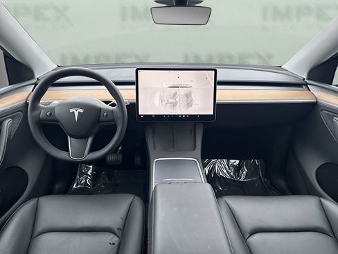 Used 2024 Tesla Model Y Long Range RWD image 14