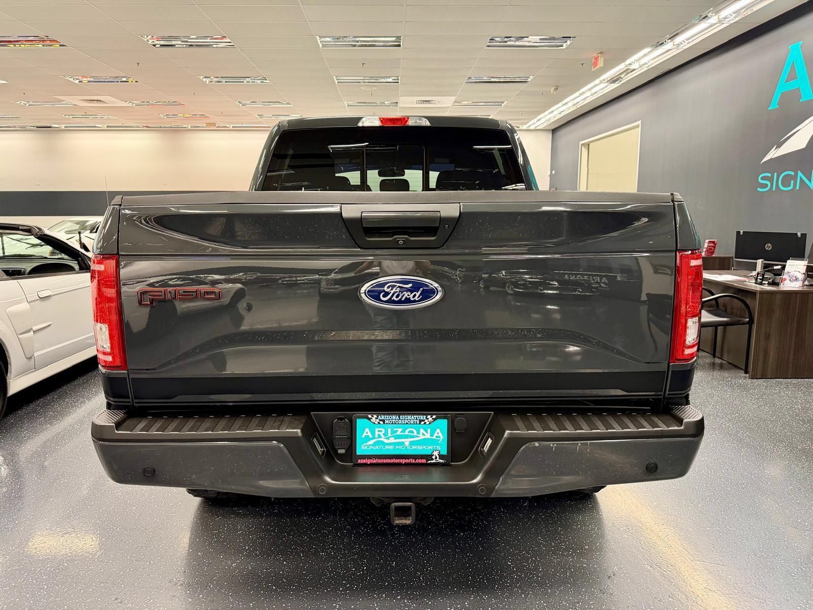 Used 2017 Ford F150 XLT w/ Equipment Group 302A Luxury AWD/4WD image 4