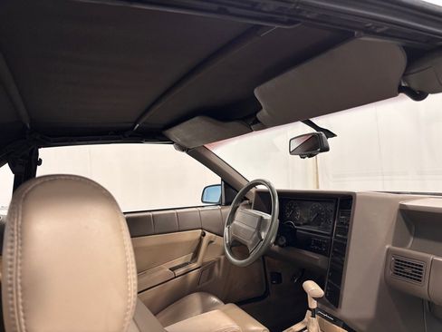 Used 1993 Cadillac Allante image 19